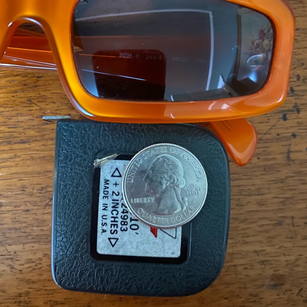 Salvatore Ferragamo Sunglasses and Case 2036-B - Picture 10 of 11